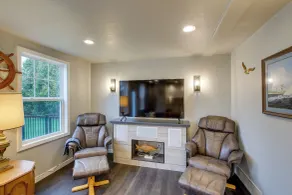 Riverfront Two Rivers Vacation Rental By Beaches - Interiör
