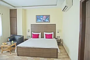 Spring Sky Mughalsarai By ShriGo Hotels - Rum