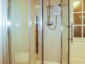 Summerfield Cottage - Bathroom