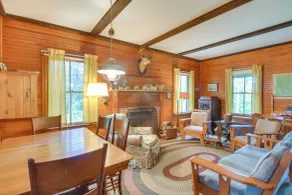 Private Island w/ 2 Cottages on Kezar Lake! - Intérieur