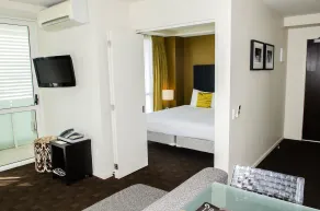 The Quadrant Hotel & Suites - Chambre