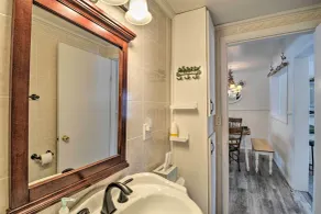 Hip Downtown Cottage - Walk to Beach, Pier, Dining - Interiør