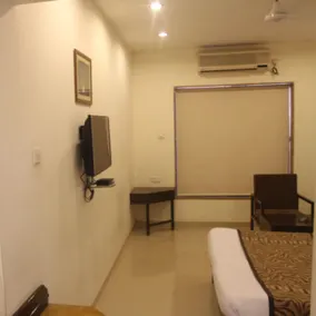 Regency Square Hotel - Room