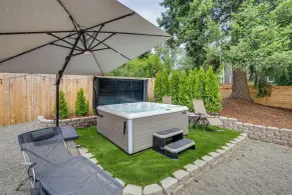 Cozy Kenmore Vacation Rental w/ Shared Hot Tub! - Innenbereich