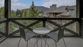 Blackcomb Springs Suites by CLIQUE - Vue de la chambre
