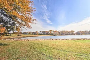 Lakefront Vacation Rental w/ Patio & Grill! - Innvendig