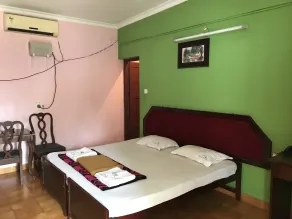 Indraprastham Tourist Home - Værelse