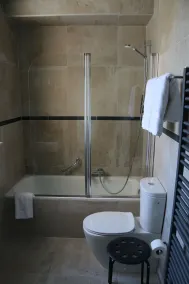 Grand Hotel Normandy by CW Hotel Collection - Bathroom