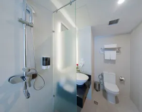 Atlantic Nha Trang Hotel - Bathroom