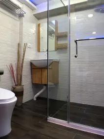ClockWorkOrange Luxury Suites - Bathroom