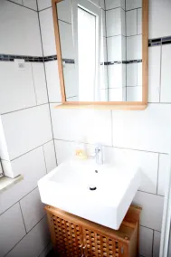 White House Deluxe Castrop Rauxel - Bathroom