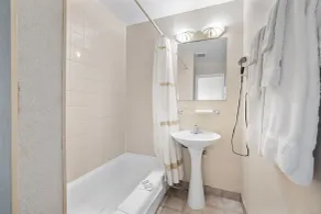 Royal Inn and Suites at Guelph - Salle de bain