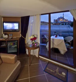 GLK PREMIER Acropol Suites & Spa - Vue de la chambre