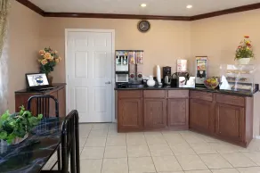 Americas Best Value Inn & Suites Hempstead - Restaurant