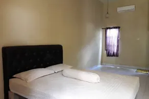 Hotel O Anda Kost 2 Near Lapangan Syech Yusuf Discovery - Chambre