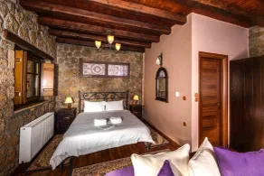 Pera Alonia Guest House - Chambre