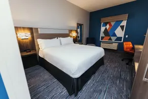 Holiday Inn Express and Suites Urbandale Des Moines by IHG - Room