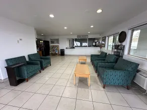 Desert Sands Inn & Suites - Reception