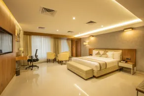 Royal Plaza Suites by RAK Rooms, Mangaluru - Room