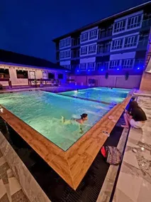 Grand Parazo Hotel Suvarnbhumi Airport - Piscina
