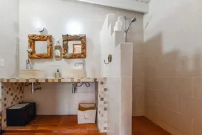 Brisas Studio Apartments - Bathroom