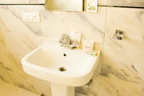 Hotel Shagun Residency Behror - Bathroom