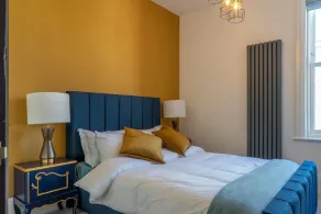 Stylish Beachfront Luxury Apartment, Sweeping Ocean Views and Log Burner - Room