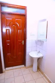 Hotel Lillies- Juja - Badezimmer