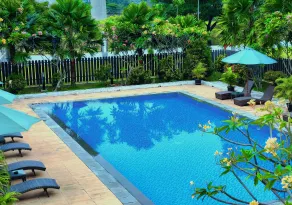 Le Premier Hotel Deltamas - Pool