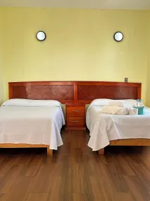 HOTEL RESTAURANT LOS PRISMAS - Rom