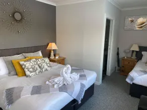 The Riverside inn - Room