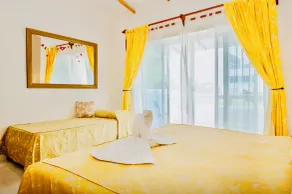 Playacar - Deluxe Family Comfort Balcony Room with Pool and Parking - Chambre