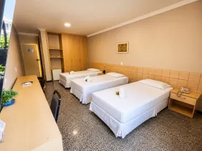 Hotel Diplomat by Bsb Inn - Zimmer