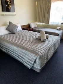 Y Motels Gympie - Room