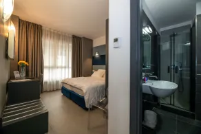 Golden Hotel - Room