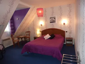 Hôtel A La Renommée - Værelse