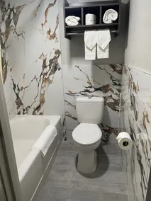 HomeTown Inn and Suites Belle Plaine - Badezimmer