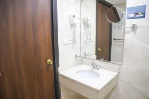 Al Tayseer Towers Hotel - Bathroom