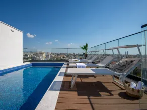 Sanders Crystal 1 - Delightful 2-bdr Apt With Shared Pool - Pool