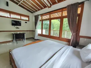 Tirtasari Nice Guesthouse 2 - Room