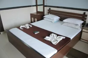 Reba Beach Resort - Hostel - Room