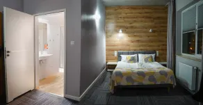 Hotel 107 - Habitación