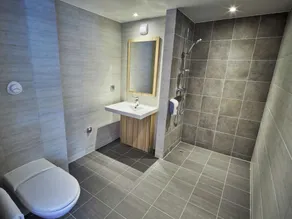 Kyriad ECO - Clermont Ferrand Estaing - Bathroom