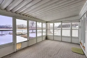 Lake Erie Waterfront Home w/ Sunroom & Yard! - Innenbereich