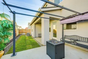 36 Mi to Sequoia NP: Pet-friendly Home w/ Dog Run! - Interiør