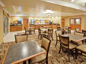 Holiday Inn Express & Suites Oroville Lake by IHG - Restaurant