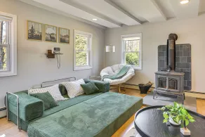 Tranquil Catskills Home w/ Creek & Fire Pits - Innenbereich