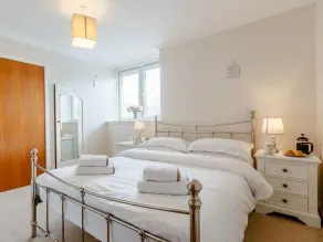 City Apartment with Rural Charm - Quarto