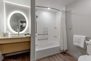 TownePlace Suites by Marriott Pueblo Downtown - Bathroom