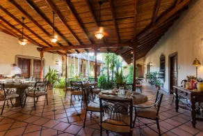 Los Robles Charming Colonial Boutique Hotel - Restaurant